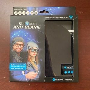 Bluetooth beanie